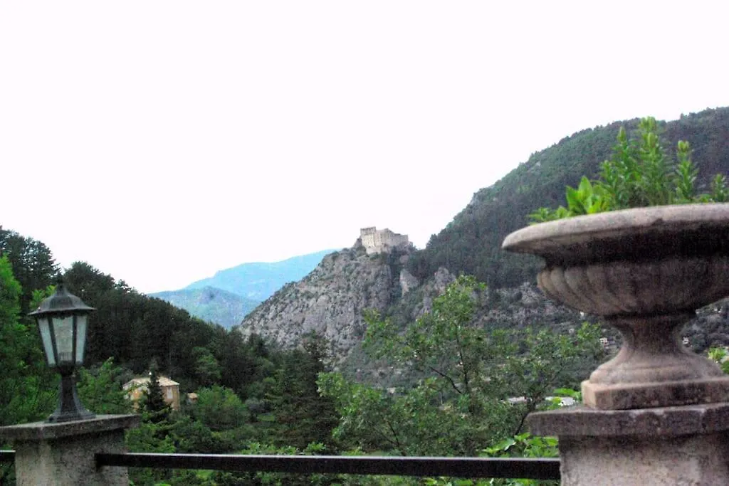 Domyv'Loup Entrevaux Villa
