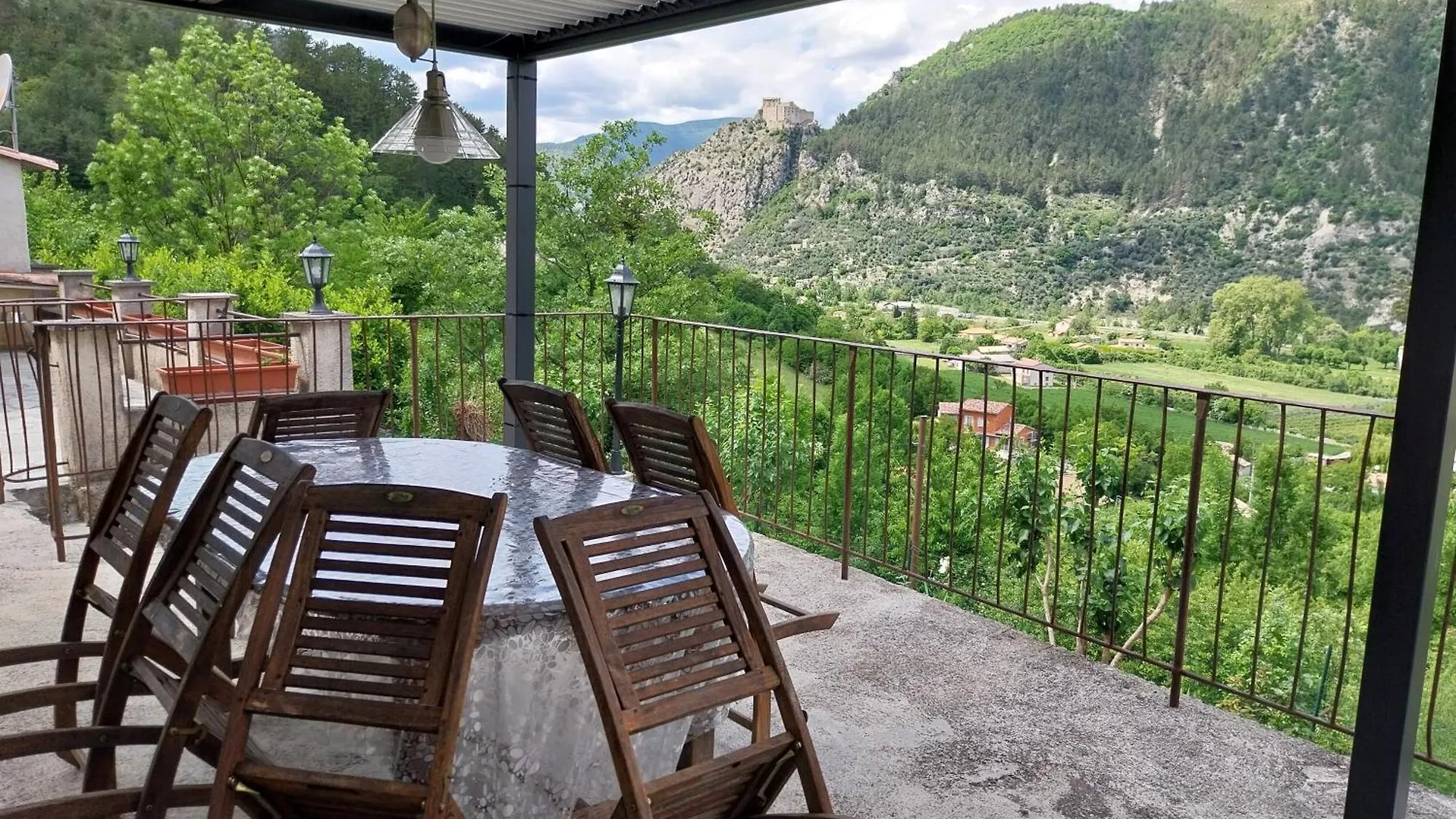Domyv'Loup Entrevaux Villa